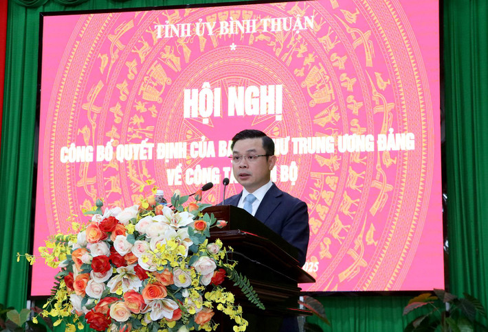 Tân Phó Bí thư Tỉnh ủy Bình Thuận Đỗ Hữu Huy. Sáng cùng ngày, Tỉnh ủy Hậu Giang tổ chức Hội nghị triển khai quyết định của Ban Bí thư Trung ương Đảng về công tác cán bộ. Phó Chủ nhiệm Ủy ban Khoa học, Công nghệ và Môi trường của Quốc hội Nguyễn Tuấn Anh được Ban Bí thư điều động, chỉ định tham gia Ban Chấp hành, Ban Thường vụ, giữ chức Phó Bí thư Thường trực Tỉnh ủy Hậu Giang, nhiệm kỳ 2020 - 2025 và giới thiệu bầu giữ chức Trưởng đoàn Đại biểu Quốc hội khóa XV tỉnh.