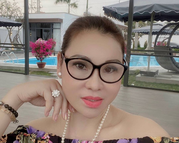 Trong quá trình mở rộng điều tra Công an xác định Trà cùng chị dâu đã cho cha con đại gia Thiện Soi vay nặng lãi với số tiền gần 10 tỷ đồng, tính lãi từ 2.000 đồng - 3.000 đồng/1 triệu đồng/ngày.
