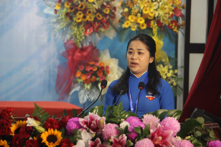 Chị Lư Thị Ngọc Anh (sinh năm 1985, ở Châu Thành A, Hậu Giang), có trình độ chuyên môn thạc sĩ chính trị học, trình độ chính trị cao cấp.