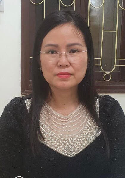 Bà Nguyễn Thị Hương Lan tiếp tục bị cáo buộc nhận hối lộ 4 lần, với số tiền hơn 2,2 tỷ đồng của Nguyễn Thị Tường Vy - Giám đốc Công ty ATA; 2 lần nhận 20.000 USD của Lê Văn Nghĩa - Giám đốc Công ty Nhật Minh; 3 lần nhận hối lộ 55.000 USD của Trần Thị Mai Xa - Giám đốc Công ty Masterlife; 8 lần nhận 5,9 tỷ đồng của Nguyễn Thị Thanh Hằng - Phó Tổng Giám đốc Công ty Bluesky; nhận của Trần Quốc Tuấn - Giám đốc Công ty Vitrato 50.000 USD; nhận của Nguyễn Tiến Mạnh - Phó Tổng Giám đốc Công ty Lữ hành Việt 200 triệu đồng; 2 lần nhận của Vũ Minh Thắng - Giám đốc Công ty TNHH Đầu tư và Thương mại Thuận An 600 triệu đồng.
