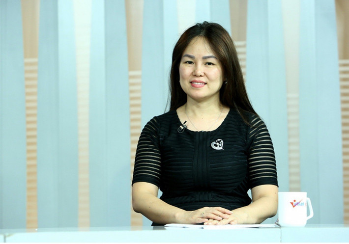 Từ tháng 5/2020 đến tháng 1/2022, 8 cá nhân đại diện các doanh nghiệp đã đặt vấn đề nhờ và được bà Lan đồng ý tạo điều kiện giúp đỡ trong việc cấp phép chuyến bay. Trong quá trình giải quyết cấp phép các chuyến bay, bà Nguyễn Thị Hương Lan đã nhiều lần nhận tiền của các doanh nghiệp.