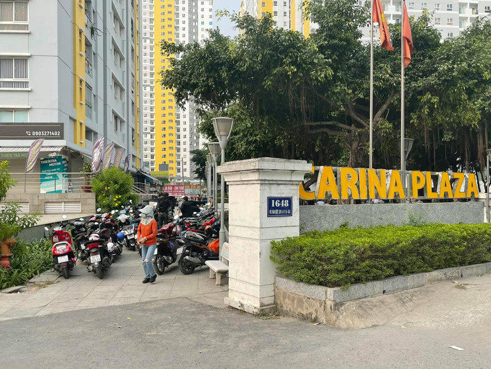 Xác minh bước đầu, nạn nhân tử vong là ông Đỗ Huy Du (sinh năm 1978, là cư dân chung cư).