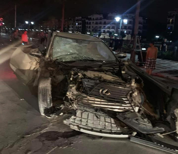 Tài xế lái xe Lexus là Phạm Quang Linh (22 tuổi, ở khu An Lạc 2, phường Sở Dầu, quận Hồng Bàng) phóng nhanh trên phố Tam Bạc hướng từ chợ Sắt về cầu Lạc Long và va vào chị Nguyễn Thị Thảo (30 tuổi, cán bộ Công an phường Minh Khai, quận Hồng Bàng) tử vong. Qua kiểm tra, xét nghiệm nhanh ma túy, công an xác định tài xế Linh âm tính với ma túy nhưng nồng độ cồn đến 0,593mg/l.