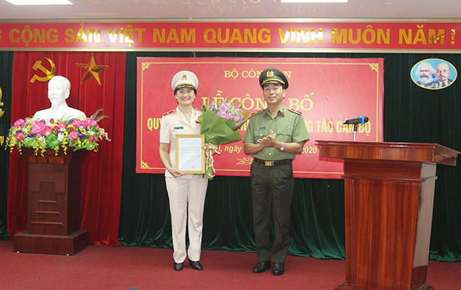 Chúc mừng thiếu tướng Ngô Thị Hoàng Yến, Thứ trưởng Bộ Công an Trần Quốc Tỏ khẳng định, Cục Hồ sơ nghiệp vụ là một đơn vị có vị trí, chức năng rất quan trọng, giúp Bộ trưởng thống nhất, quản lý, chỉ huy, chỉ đạo công tác hồ sơ, thống kê nghiệp vụ của lực lượng Công an nhân dân; tổ chức công tác quản lý, đăng ký, khai thác các loại hồ sơ, tàng thư nghiệp vụ, xử lý thông tin nghiệp vụ, hồ sơ điện tử, xây dựng trung tâm thông tin;