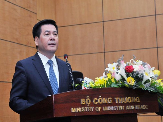 Bộ trưởng Công Thương Nguyễn Hồng Diên có những chia sẻ thẳng thắn khi nhận trọng trách, ông nói chắc chắn không tránh khỏi những khó khăn, bỡ ngỡ ban đầu. “Có thể nói chưa có một vị bộ trưởng nào từ trước đến nay, hay từ nay về sau có thể giỏi giang, hiểu biết và thông thạo mọi lĩnh vực mà bộ ta quản lý. Tất nhiên tôi không ngoại lệ” - Tư lệnh ngành Công Thương nói. Ông cho biết sẽ ưu tiên đẩy mạnh cải cách hành chính, tăng cường phân cấp phân quyền, cá thể hóa trách nhiệm của những người được giao nhiệm vụ; đề cao trách nhiệm nêu gương của người đứng đầu ở mỗi đơn vị.