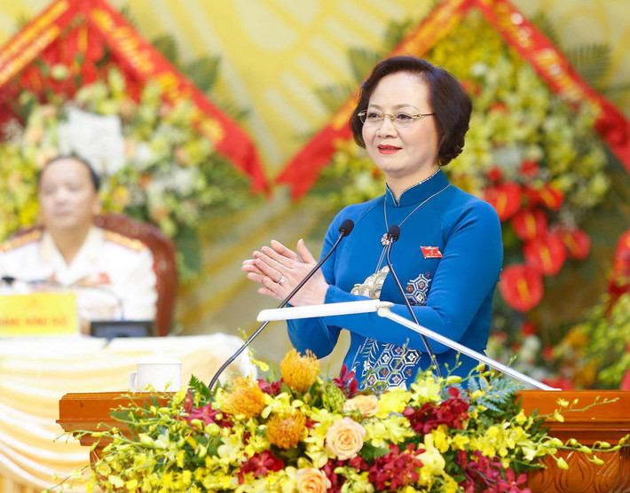 Bộ trưởng Nội vụ Phạm Thị Thanh Trà cho biết, sẽ tập trung xây dựng thể chế, chính sách để tiếp tục hoàn thiện nền hành chính Nhà nước minh bạch, phục vụ người dân tốt hơn; thực hiện tinh giản biên chế, có giải pháp để đội ngũ cán bộ công chức phát huy được trách nhiệm, năng lực. Đặc biệt, Bộ sẽ tiếp tục thực hiện chính sách tiền lương để cán bộ, công chức, viên chức có thể sống được bằng lương.