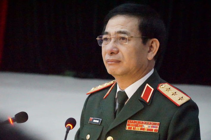 Tại buổi lễ tiếp nhận công việc do người tiền nhiệm - đại tướng Ngô Xuân Lịch chuyển giao, thượng tướng Phan Văn Giang (tân Bộ trưởng Quốc phòng) khẳng định với trọng trách mới được Đảng, Nhà nước, Quân đội và nhân dân giao phó, ông sẽ cùng tập thể Quân ủy Trung ương, Bộ Quốc phòng tiếp tục giữ vững sự đoàn kết, thống nhất, nỗ lực phấn đấu vượt qua khó khăn, thử thách, lãnh đạo. Đồng thời, ông sẽ chỉ đạo Quân đội và lực lượng dân quân tự vệ, hoàn thành tốt mọi nhiệm vụ được giao.