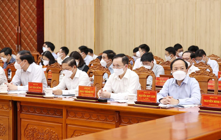 Quốc phòng an ninh, bảo vệ chủ quyền tuyến biên giới và biển đảo được củng cố; an ninh chính trị, trật tự an toàn xã hội tiếp tục được giữ vững, ổn định. Xây dựng Đảng và hệ thống chính trị có nhiều đổi mới, đạt kết quả tích cực, năng lực lãnh đạo của cấp ủy đảng, chỉ đạo, điều hành của chính quyền các cấp được được củng cố và nâng lên. (Ảnh: Báo Tin Tức)