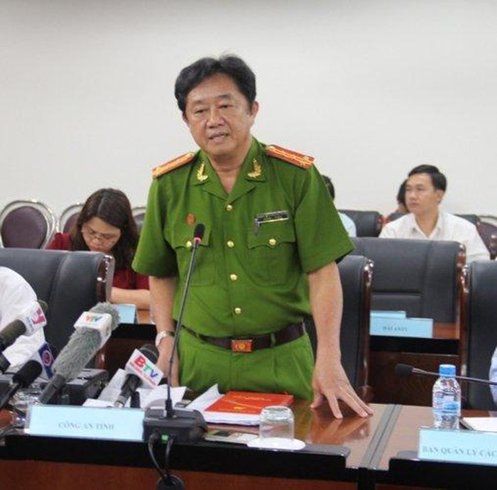 Ông Nguyễn Hoàng Thao từng giữ các chức vụ Trưởng phòng Cảnh sát điều tra tội phạm về ma tuý (PC47), Trưởng phòng Cảnh sát Hình sự, Phó giám đốc Công an Bình Dương. Ông là ủy viên Ban thường vụ tỉnh ủy Bình Dương nhiệm kì 2015-2020, Bí thư Đảng ủy Công an tỉnh Bình Dương.