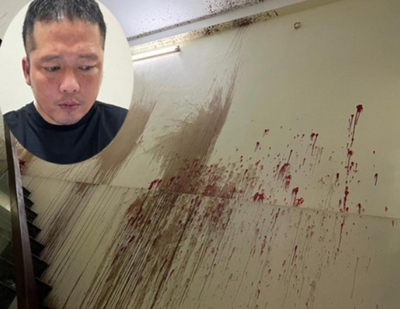  Bị từ chối chén rượu, ném chất bẩn vào nhà cán bộ phường: Chỉ vì bị một vị lãnh đạo phường thuộc quận Nam Từ Liêm, Hà Nội từ chối ly rượu mời mà Nguyễn Quang Tú (SN 1985) và Nguyễn Văn Công (SN 1989, cùng trú tại quận Nam Từ Liêm, Hà Nội) đã 'ôm hận', rủ người mang chất bẩn ném vào nhà riêng và cả nhà người thân của vị này. Ngày 16/9, Công an quận Nam Từ Liêm cho biết đã khởi tố 2 đối tượng này về hành vi “Cố ý làm hư hỏng tài sản”. 