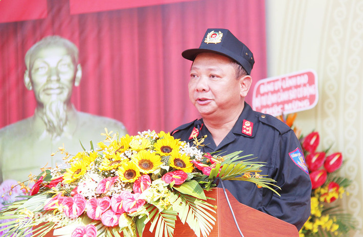 Đại tá Lê Quang Nhân từng làm Phó Giám đốc Sở Cảnh sát Phòng cháy chữa cháy Công an tỉnh Đồng Nai. Tháng 7/2018, ông Nhân được điều động giữ chức vụ Phó Giám đốc Công an tỉnh Bình Thuận.