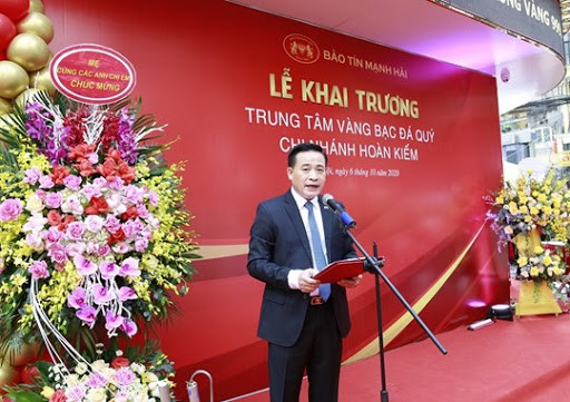 Ông Vũ Mạnh Hải cũng là Ủy viên Ban Kinh tế - Xã hội Ủy ban Mặt trận Tổ quốc Việt Nam TP.Hà Nội, Chủ tịch Hội đồng thành viên Công ty Vàng bạc đá quý Bảo Tín Mạnh Hải. Đặc biệt, ông là đại biểu HĐND TP.Hà Nội liên tiếp trong 5 nhiệm kỳ (1999-2004, 2004-2011, 2011-2016, 2016-2021, 2021-2026). Ông vừa trúng cử đại biểu HĐND TP.Hà Nội nhiệm kỳ 2021-2026 tại đơn vị bầu cử huyện Thường Tín.