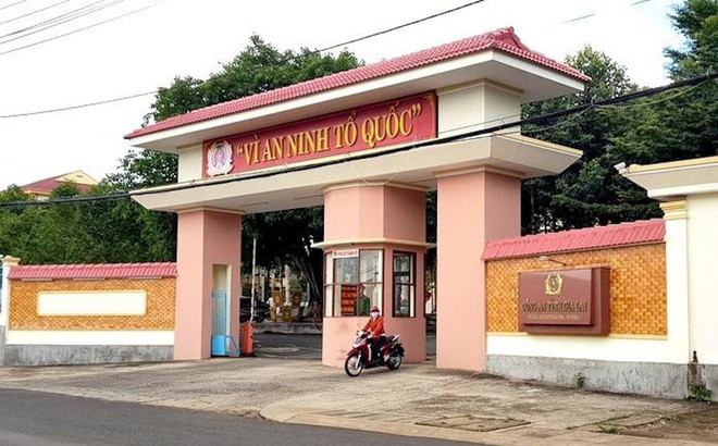 Kỷ luật khiển trách nguyên Giám đốc Công an tỉnh Gia Lai: Ngày 15/6, Ban Thường vụ Tỉnh ủy Gia Lai, Ủy ban Kiểm tra Tỉnh ủy tỉnh này đã thông báo kết luận, quyết định thi hành kỷ luật đối với Ban Thường vụ Đảng ủy Công an tỉnh Gia Lai (khóa XI, nhiệm kỳ 2015 - 2020) và ông Vũ Văn Lâu (nguyên Ủy viên Ban Thường vụ Tỉnh ủy, nguyên Bí thư Đảng ủy, nguyên Giám đốc Công an tỉnh Gia Lai). Qua kiểm tra kết luận, những khuyết điểm, vi phạm của Ban Thường vụ Đảng ủy Công an tỉnh Gia Lai khóa XI, nhiệm kỳ 2015 - 2020 đến mức phải xem xét xử lý kỷ luật.