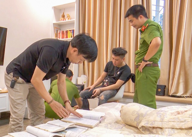 Năm 2018, Nghĩa mở tiệm kinh doanh dịch vụ cầm đồ tại nhà riêng để làm bình phong cho hoạt động cá độ bóng đá qua mạng.