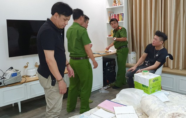 Đây là đường dây cờ bạc có số tiền ăn thua lên đến trên 32 triệu USD, tương đương số tiền trên 740 tỷ đồng, lớn nhất từ trước đến nay trên địa bàn TP Đà Nẵng. Bước đầu, Công an xác định có khoảng 300 người ở nhiều tỉnh, thành trong cả nước tham gia.