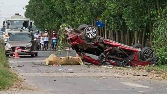 Ngày 4/10, Chủ tịch UBND xã Trung Chính (huyện Lương Tài, tỉnh Bắc Ninh) cho biết, trên địa bàn mới xảy ra vụ tai nạn khiến 3 người tử vong.