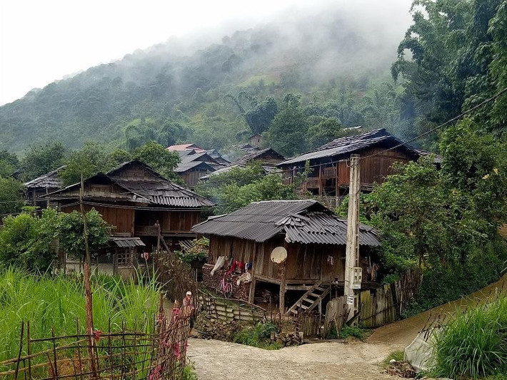 Tìm hiểu sâu về nhân thân nạn nhân, công an biết được bà Đ.A sinh sống cùng chồng và các con tại xã Pờ Tó. Từ trước tới nay, nạn nhân chưa từng có mâu thuẫn, xích mích với ai. Khi chị Đ.N hỏi cô con gái nhỏ về việc bà bị sát hại, cháu chỉ nói được "bà bị ông già giết rồi". Do nhân chứng còn quá bé, các điều tra viên không thể coi như đây là một lời khai chính thức. (Ảnh minh họa, nguồn internet)