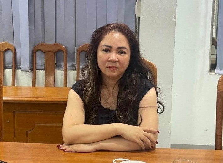 Ngày 29/11, VKSND TP.HCM lần thứ hai trả hồ sơ vụ án liên quan bà Nguyễn Phương Hằng (51 tuổi, Tổng giám đốc Công ty Cổ phần Đại Nam) để điều tra bổ sung để làm rõ vai trò đồng phạm của một số cá nhân liên quan vụ án. Kết luận điều tra thể hiện khoảng tháng 3/2021, thông qua các tài khoản mạng xã hội YouTube và TikTok, bà Nguyễn Phương Hằng đã tổ chức nhiều buổi livestream để nói về nhiều chủ đề, nội dung khác nhau được nhiều người theo dõi, chia sẻ, bình luận.