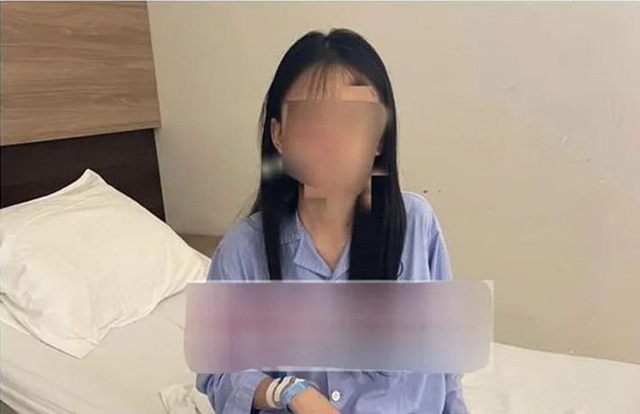 Nữ sinh lớp 8 ở Hà Nội bị đánh "hội đồng": Ngày 2/4/2023, một số học sinh Trường Cao đẳng Việt Hàn, Trường THCS Xuân Nộn và một số em học sinh khác đến nhà em G.T.C (học sinh lớp 8A2 Trường THCS Xuân Nộn, huyện Đông Anh) gọi em C ra ngoài nói chuyện. Sau đó, nhóm các em này đánh nhau và quay clip đưa lên mạng. Sự việc diễn ra tại khu vực ngoài nhà trường, trong ngày nghỉ. Phát hiện sự việc, nhà trường đã đình chỉ học tập 3 học sinh, đồng thời chỉ đạo Ban đại diện cha mẹ học sinh cùng giáo viên chủ nhiệm đến thăm hỏi, động viên gia đình em C.