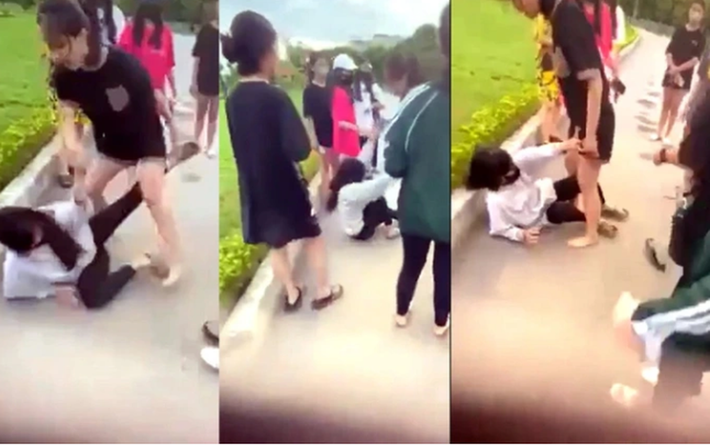 Nữ sinh lớp 8 đi học về bị nhiều bạn đánh hội đồng tại công viên: Đầu tháng 10/2023, trên mạng xã hội Facebook xuất hiện 2 đoạn clip ghi lại cảnh 1 nữ sinh lớp 8, Trường THCS Điện Biên, TP Thanh Hóa bị một nhóm học sinh xúm lại đánh hội đồng. Nữ sinh này đã bị túm tóc, đấm đá liên tục vào vùng đầu, người. Thậm chí tại một đoạn clip có cảnh người lớn vào can ngăn, nhưng nhóm nữ sinh vẫn tiếp tục đánh hội đồng. Bà Nguyễn Thị Nghiêm - Hiệu trưởng Trường THCS Điện Biên cho biết, ngay sau khi nhận được phản ánh từ gia đình em H.G.N., học sinh lớp 8E, nhà trường đã tới thăm hỏi động viên em N, đồng thời báo cáo sự việc lên Phòng GD&ĐT.