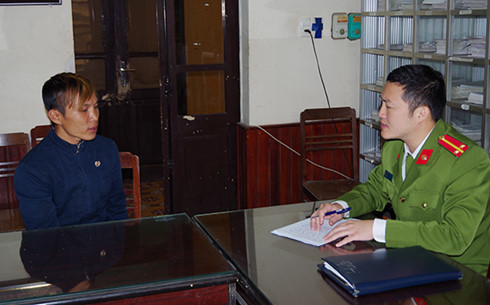 Tại cơ quan Công an, Đới Văn Quảng khai nhận: Trưa ngày 21/1/2017, Quảng từ tỉnh Long An về Nam Định và nảy sinh ý định lên thăm đơn vị cũ (nơi Quảng tham gia nghĩa vụ quân sự từ năm 2010 - 2011).