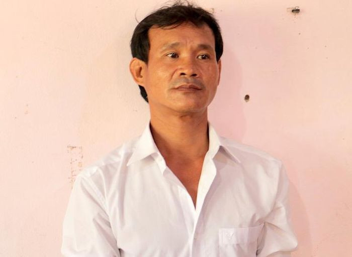 Giết mẹ già 79 tuổi vì bị nhắc nhở chuyện ăn nhậu: Đặng Hoàng Nam (41 tuổi, ngụ huyện Càng Long, tỉnh Trà Vinh) bị mẹ ruột là bà Đoàn Thị Thao (79 tuổi, ngụ cùng địa phương) nhắc nhở chuyện ăn nhậu, Nam bất ngờ dùng dao sát hại mẹ mình. Ngày 10/9, Nam bị Công an tỉnh Trà Vinh tạm giữ hình sự.