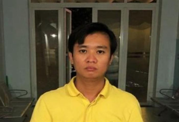 Giả danh lãnh đạo Thanh tra Chính phủ để qua chốt kiểm dịch: Trịnh Đình Hải (SN 1988, ngụ TP Biên Hòa, Đồng Nai) mua áo, nón phù hiệu, cầu vai, bảng tên và thẻ thanh tra trên mạng xã hội với giá 4 triệu đồng để tự xưng là Vụ trưởng Thanh tra Chính phủ nhằm qua chốt kiểm soát dịch. Ngày 10/9, Hải bị Công an TP Biên Hòa bắt tạm giam.