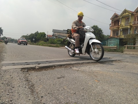 Những người điều khiển giao thông không cứng tay lái có thể sẽ bị tai nạn giao thông ngay lập tức.