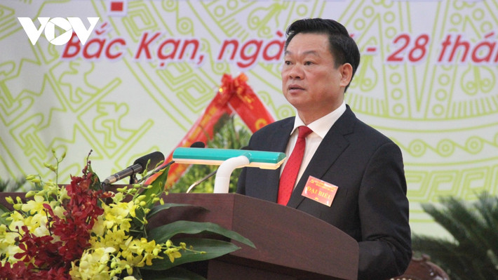 Theo đó, Ban Thường vụ Tỉnh ủy Bắc Kạn khóa XII, nhiệm kỳ 2020-2025 có 13 người, ông Hoàng Duy Chinh, phó bí thư Thường trực Tỉnh ủy, trưởng Đoàn đại biểu Quốc hội tỉnh, được tín nhiệm bầu giữ chức vụ bí thư Tỉnh ủy khóa XII, nhiệm kỳ 2020-2025.