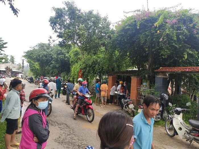 Cặp vợ chồng tử vong, thi thể bị đè trong đống đổ nát: Khoảng 6h20 ngày 3/9, người dân nghe thấy tiếng nổ lớn phát ra tại nhà ông Nguyễn Minh và bà Nguyễn Thị Loan (trú tại xã Tiên Phong, huyện Tiên Phước, Quảng Nam). Hậu quả của vụ nổ khiến vợ chồng ông Minh tử vong, bị đè trong đống đổ nát.