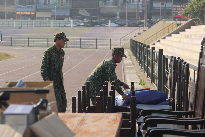 Sau khi giấu xác chị Duyên xong, các đối tượng quay trở lại nhà Công. Toán và Công dặn cứ ăn Tết bình thường, công an có hỏi không được nói gì linh tinh, ai bị bắt người đấy tự chịu. Công bảo Thu sáng mai giả vờ tình cờ lên nhà hoang và phát hiện ra thi thể của chị Duyên báo cho hàng xóm, báo cơ quan chức năng mục đích để đánh lạc hướng điều tra của cơ quan Công an.
