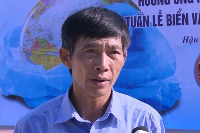 3. Thanh Hóa miễn nhiệm phó chủ tịch huyện đánh bạc tại trụ sở: Ngày 14/9, theo tin từ UBND tỉnh Thanh Hóa, ông Nguyễn Đình Xứng, Chủ tịch UBND tỉnh Thanh Hóa vừa có quyết định phê chuẩn kết quả miễn nhiệm Phó Chủ tịch UBND huyện Hậu Lộc nhiệm kỳ 2016-2021 đối với ông Nguyễn Văn Long. Ông Nguyễn Văn Long bị miễn nhiệm chức vụ Phó Chủ tịch UBND huyện Hậu Lộc (Thanh Hóa) vì tổ chức đánh bạc trong phòng làm việc.