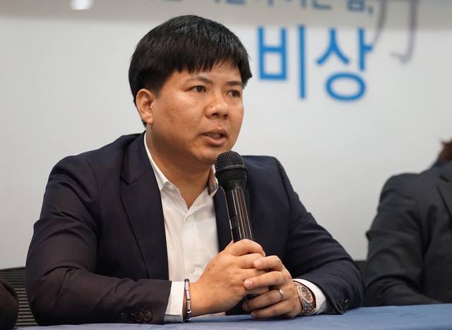 Shark Nguyễn Ngọc Thủy sinh năm 1982 tại Hà Nội, là Chủ tịch tập đoàn Egroup và hiện là Tổng giám đốc Công ty cổ phần Anh ngữ Apax.