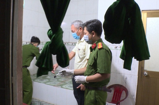 Chủ nhà nghỉ K cho biết, vào thời điểm ông L đến thì anh này đi vắng, chỉ có cô con gái trông ở quầy lễ tân tầng 1. Cô gái này cho biết, vào sáng 21/6 có một đôi nam nữ đến hỏi phòng trọ, tuy nhiên không thuê. Người phụ nữ có hỏi là nhà nghỉ lắp camera không, khi được trả lời là không có thì hai người này rời đi. (Ảnh minh họa, nguồn internet)