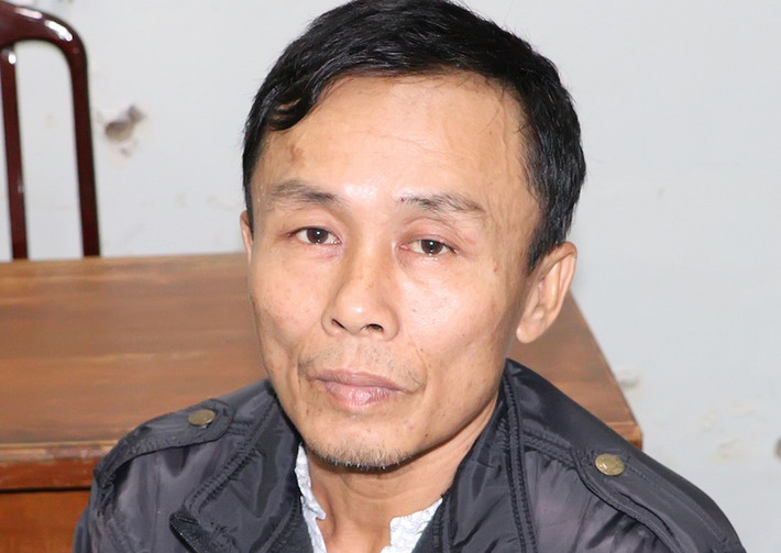 Vợ đang nằm ngủ bị chồng đánh chết: Chị Đ.T.N.M. (41 tuổi) đang nằm ngủ thì bị Nguyễn Văn Minh (46 tuổi, ở huyện Tam Bình, tỉnh Vĩnh Long) cầm cây sắt đánh vào đầu và cổ. Nạn nhân tỉnh giấc thì bị chồng dùng tay bóp cổ, cầm gối đè lên mặt dẫn đến tử vong. Sau đó, Minh uống thuốc sâu tự tử. Minh được gia đình phát hiện đưa đi viện kịp thời, nguyên nhân ban đầu Minh khai nhận do ghen tuông nên ra tay.