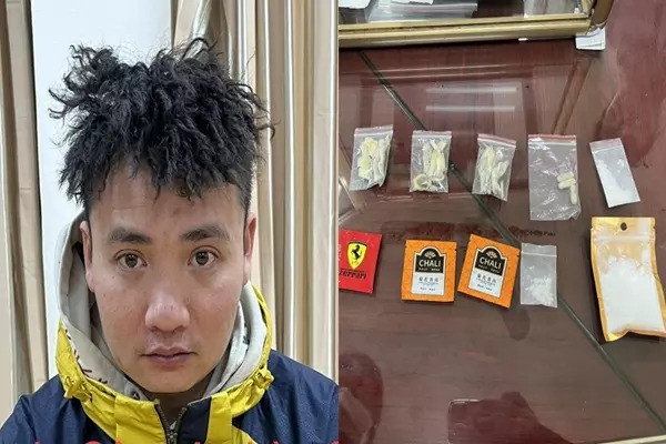 Tuy nhiên, sau thông tin Admin Beat.vn đã bị Công an thị xã Sa Pa tạm giữ hình sự về hành vi tàng trữ ma tuý, nhiều người tỏ ra thất vọng về những gì thanh niên này làm suốt thời gian qua. Theo dõi vụ việc, luật sư Đặng Văn Cường - Trưởng Văn Phòng luật sư Chính Pháp (Đoàn luật sư TP Hà Nội) cho biết, với hành vi tàng trữ trái phép gần 30g ma túy thì Tuấn Saker sẽ phải đối mặt với khung hình phạt 5 - 10 năm tù, theo quy định tại khoản 2, Điều 249 Bộ luật Hình sự.