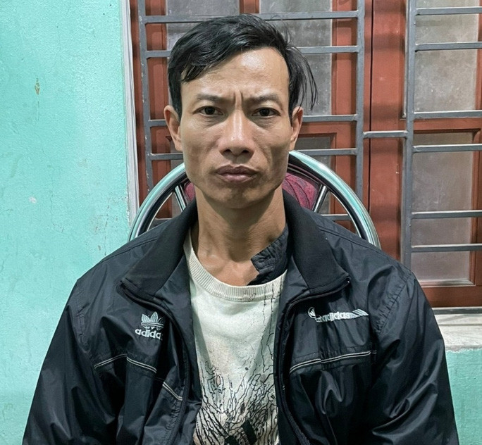 Chú ruột nhiều lần hiếp dâm cháu gái tới có thai: Ngày 12/3, gia đình cháu Đ.T.T (SN 2007, ở huyện Vĩnh Bảo, Hải Phòng) tố cáo Đỗ Văn Lại (SN 1976, ở cùng địa chỉ trên), có hành vi quan hệ tình dục với T., khiến bé gái có thai. Đáng chú ý, Đỗ Văn Lại là chú ruột của nạn nhân. Tại cơ quan Công an, Lại thừa nhận đã 5 lần quan hệ tình dục với cháu T., là cháu ruột, trong đó có 2 lần quan hệ khi T. dưới 13 tuổi. Ngày 20/3, Lại bị khởi tố, bắt tạm giam.