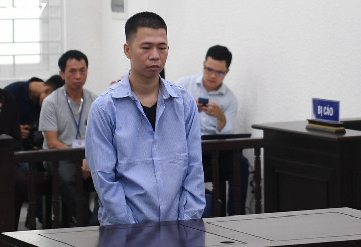 Nghịch tử giết mẹ trong lúc say rượu: Ngày 24/9, TAND TP Hà Nội đã tuyên án tử hình đối với Nguyễn Văn Cảnh (SN 1993, Mê Linh, Hà Nội) về tội Giết người. Cảnh là kẻ "nghịch tử" đã ra tay sát hại mẹ ruột trong lúc say rượu, chỉ vì trước đó bị bố mẹ quát mắng về việc ham chơi, lười làm.