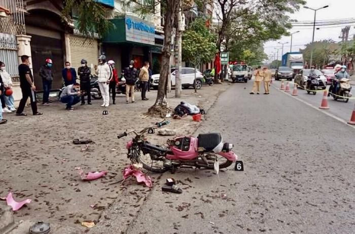 Hai xe máy va chạm, nam thiếu niên tử vong tại chỗ: Ngày 5/2, Công an TP Hải Phòng cho biết, chiều 4/2, tại quận Lê Chân, xe máy do Nguyễn Việt A. (SN 2007, trú TP Hải Phòng) xảy ra va chạm với 1 xe máy khác. Hậu quả, vụ tai nạn khiến Nguyễn Việt A. tử vong tại chỗ.
