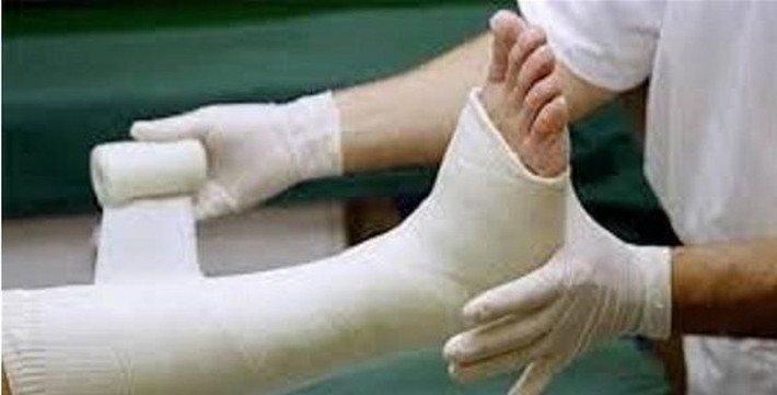 Bị đánh gãy chân khi nói chuyện với vợ người khác: Phát hiện vợ nói chuyện với Nguyễn Phước Hưng (31 tuổi, trú Thạc Gián, quận Thanh Khê, Đà Nẵng) ở trước cổng nhà nên Trần Nguyên Mỹ (26 tuổi) rủ đồng bọn đánh gãy chân nạn nhân. Ngày 22/3, Công an quận Thanh Khê đã thụ lý vụ án.