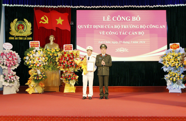Thời gian tới, Giám đốc Công an tỉnh Lai Châu đề nghị Đại tá Hưng khắc phục mọi khó khăn trước mắt, bắt tay ngay vào công việc, phát huy tốt năng lực, sở trường để xứng đáng là người chỉ huy gương mẫu, vững vàng bản lĩnh chính trị và đạo đức cách mạng.