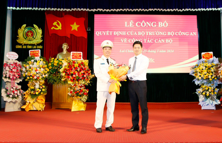 Ông hứa sẽ không ngừng học tập, rèn luyện phẩm chất đạo đức, lối sống, nêu cao tinh thần trách nhiệm, nhanh chóng nắm bắt công việc, cùng tập thể Ban Giám đốc Công an tỉnh Lai Châu đoàn kết hoàn thành xuất sắc nhiệm vụ được giao.