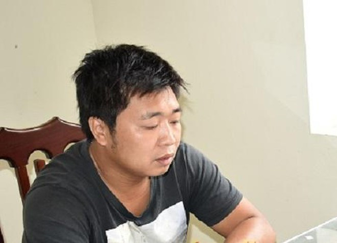 Mâu thuẫn, mang xăng đến nhà đối thủ đốt xe để trả thù: Nguyễn Văn Đăng (SN 1990, ở Ninh Bình) có mâu thuẫn cá nhân với anh L.U đã đem chai đựng xăng đến nhà anh U. và tưới vào chiếc xe nâng của anh U. châm lửa đốt xe. Tài sản thiệt hại khoảng 40 triệu đồng. Ngày 6/4, Công an Ninh Bình đang củng cố hồ sơ để xử lý Đăng.