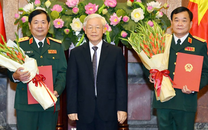 Ngày 16/10, tại Phủ Chủ tịch, Tổng Bí thư, Chủ tịch nước Nguyễn Phú Trọng, Bí thư Quân ủy Trung ương, Chủ tịch Hội đồng Quốc phòng An ninh, Thống lĩnh các lực lượng vũ trang đã trao Quyết định thăng quân hàm từ Trung tướng lên Thượng tướng cho ông Hoàng Xuân Chiến, Ủy viên Trung ương Đảng, Thứ trưởng Bộ Quốc phòng. Trung tướng Lê Huy Vịnh, Ủy viên Trung ương Đảng, Phó Tổng Tham mưu trưởng Quân đội Nhân dân Việt Nam cũng được thăng quân hàm lên Thượng tướng.