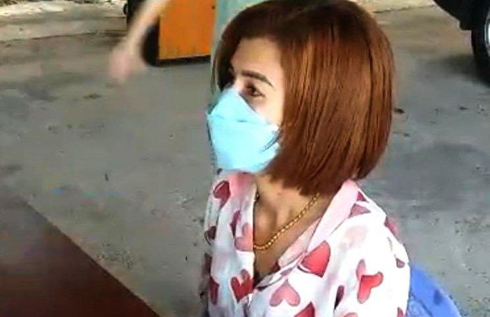 Trộm 1,8 tỷ đồng của bạn trai mới quen rồi đi mua vàng: Trần Thị Anh (41 tuổi, ngụ TP Thủ Đức, TP HCM) dụ anh H. (ngụ tỉnh Đồng Nai) mới quen qua mạng xã hội ngủ tại nhà trọ của mình lợi dụng sơ hở đã trộm gần 1,8 tỷ đồng rồi đi mua vàng để trả nợ. Ngày 17/1, Công an TP Thủ Đức cho biết đang tạm giữ Anh để điều tra, làm rõ.