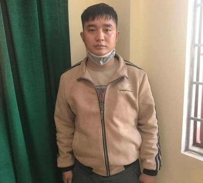 Làm giả "sổ đỏ" lừa đảo chiếm đoạt hàng trăm triệu đồng: Do cần tiền trả nợ nên Phạm Việt Cường (SN 1995, trú thị xã An Khê, tỉnh Gia Lai) đã lên mạng xã hội nhờ làm "sổ đỏ" giả sau đó chuyển nhượng lại diện tích đất cho một người dân để chiếm đoạt số tiền hơn 300 triệu. Ngày 16/1, Công an tỉnh Gia Lai cho biết đã khởi tố, bắt tạm giam Cường.