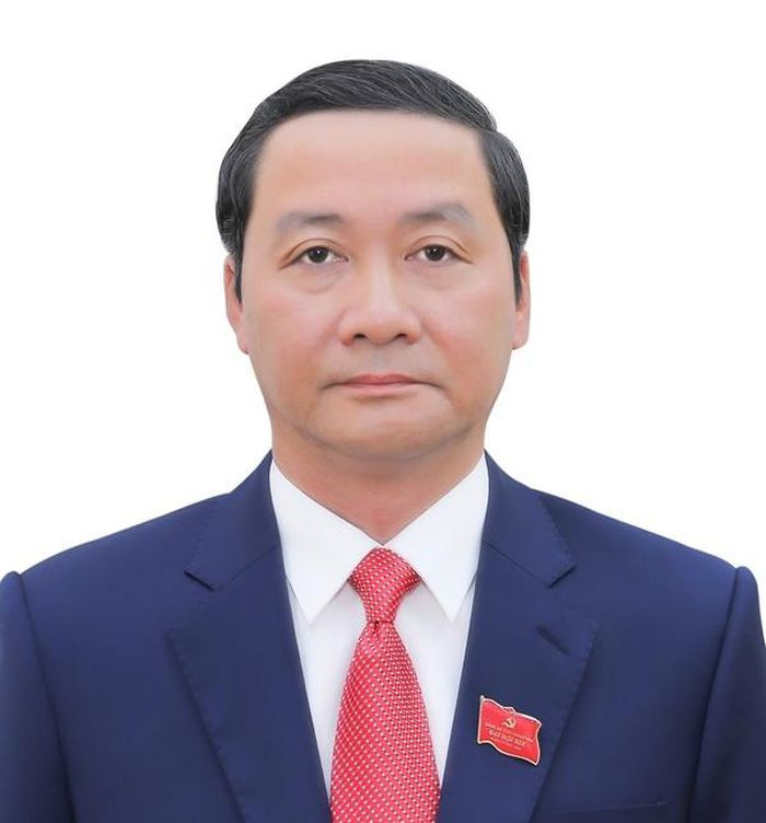 Tháng 5/2002 đến 2/2003 là Ủy viên BCH Trung ương Đoàn, Bí thư Tỉnh đoàn Thanh Hóa.