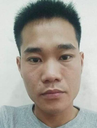 Nam thanh niên trộm tiền của bạn nhậu: Tạ Văn Hoàng (SN 1995) đi nhậu với anh D (cùng trú tại huyện Phúc Thọ, Hà Nội) ở quán bia tại huyện Phúc Thọ. D. có để lại 30 triệu trong xe ô tô và quên không khóa cửa xe. Trong lúc uống bia, Hoàng có hỏi vay tiền nhưng anh D không đồng ý. Hoàng đi ra ngoài đường và lén mở cửa xe ô tô của anh D rồi lấy trộm 30 triệu. Hôm nay, Công an huyện Phúc Thọ đã khởi tố bị can Hoàng điều tra về hành vi trộm cắp tài sản.