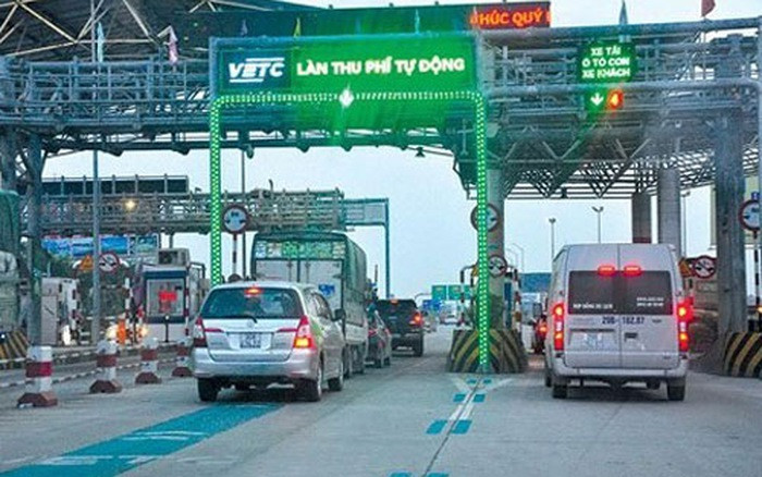 Cụ thể, các trường hợp không dán thẻ ETC mà cố tình đi vào cao tốc, người điều khiển ô tô sẽ bị phạt từ 2 - 3 triệu đồng, đồng thời bị tước quyền sử dụng giấy phép lái xe từ 1 - 3 tháng. Trước đó, tuyến cao tốc Hà Nội - Hải Phòng đã tổ chức thu phí toàn bộ theo hình thức tự động không dừng từ ngày 1/6/2022. (Ảnh minh họa)