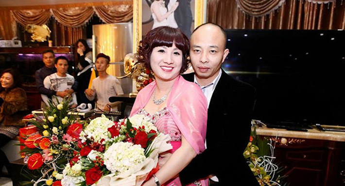 Vợ chồng đại gia Đường Dương: Vụ việc vợ chồng đại gia bất động sản nổi tiếng Thái Bình Nguyễn Thị Dương - Nguyễn Xuân Đường (Đường Nhuệ) bị khởi tố, bắt giữ về tội Cố ý gây thương tích gây xôn xao dư luận thời gian vừa qua. Vợ chồng Đường Nhuệ cũng nổi tiếng về độ chịu chơi, tổ chức những buổi tiệc sinh nhật, tiệc kỷ niệm ngày cưới... hoành tráng, tốn kém.